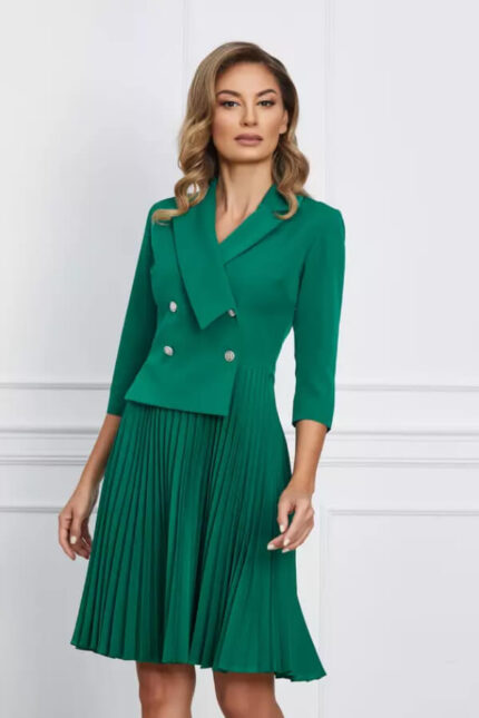 rochie eleganta tip sacou cu pliuri pe fusta verde si maneci trei sferturi